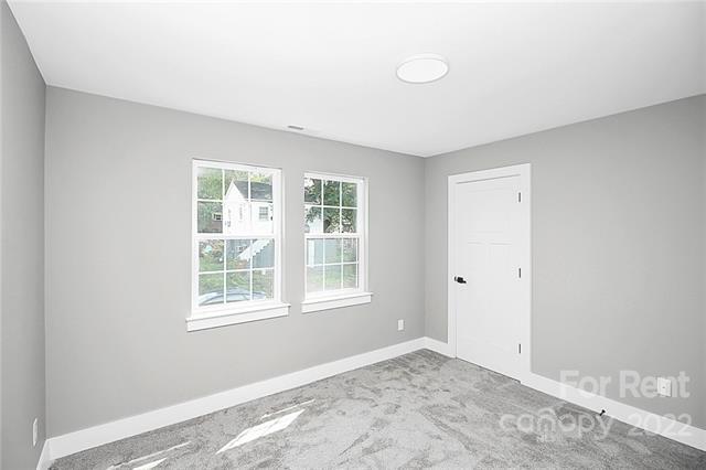 Building Photo - 1583 S Aspen St