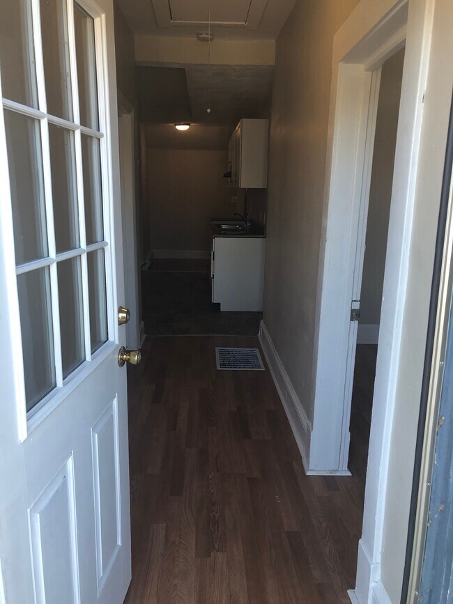 Foto del edificio - 610 Rutherford Ave NW