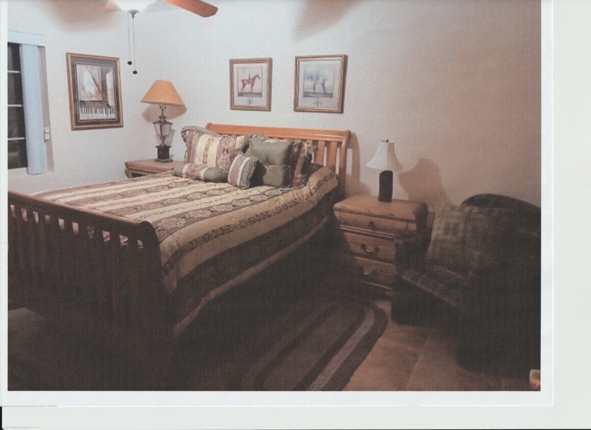 Foto del edificio - 6419 E Cactus Rd