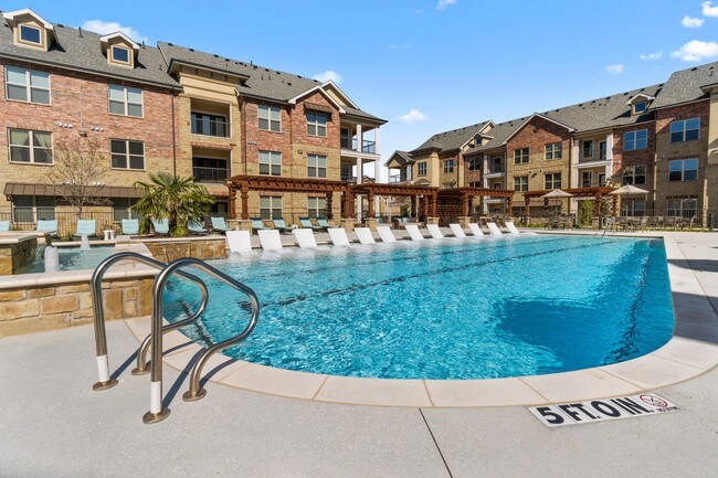 Vistas a la piscina del Auberge of Burleson - Auberge of Burleson