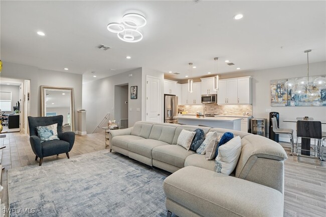 Building Photo - 2567 Seychelles Dr