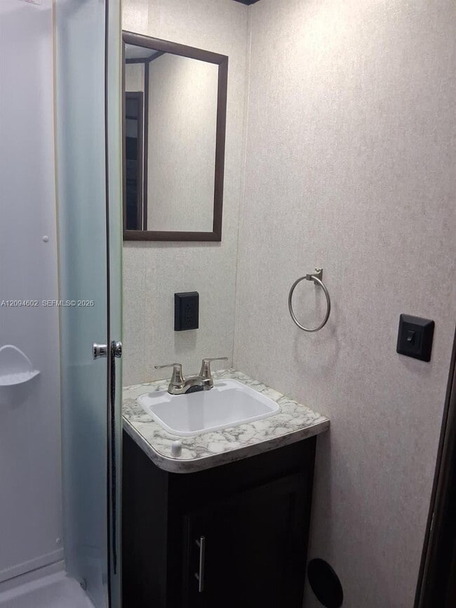 Foto del edificio - 19301 SW 220th St