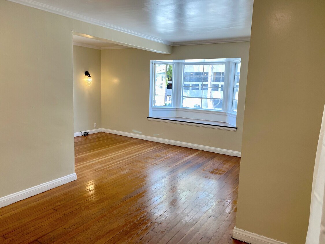 Primary Photo - 108 Witmer St