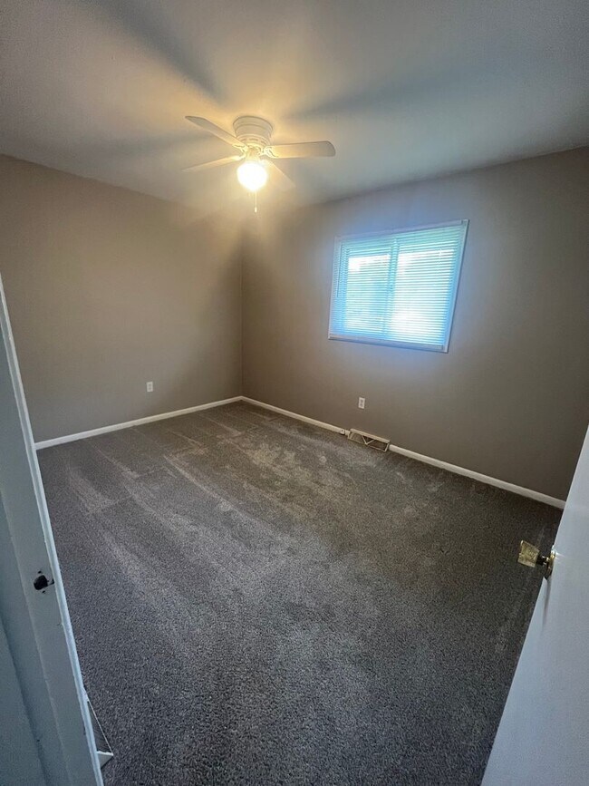 Foto del edificio - Beautiful 2 Bed/ 1 Bath located just steps from LECOM