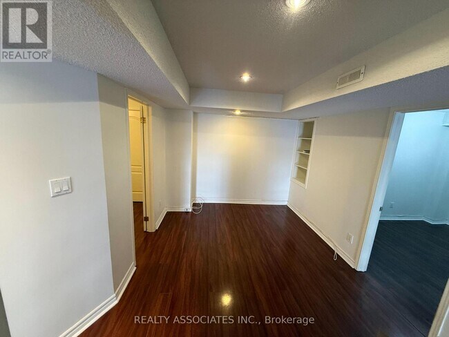 Photo du bâtiment - 68 Redstone Rd