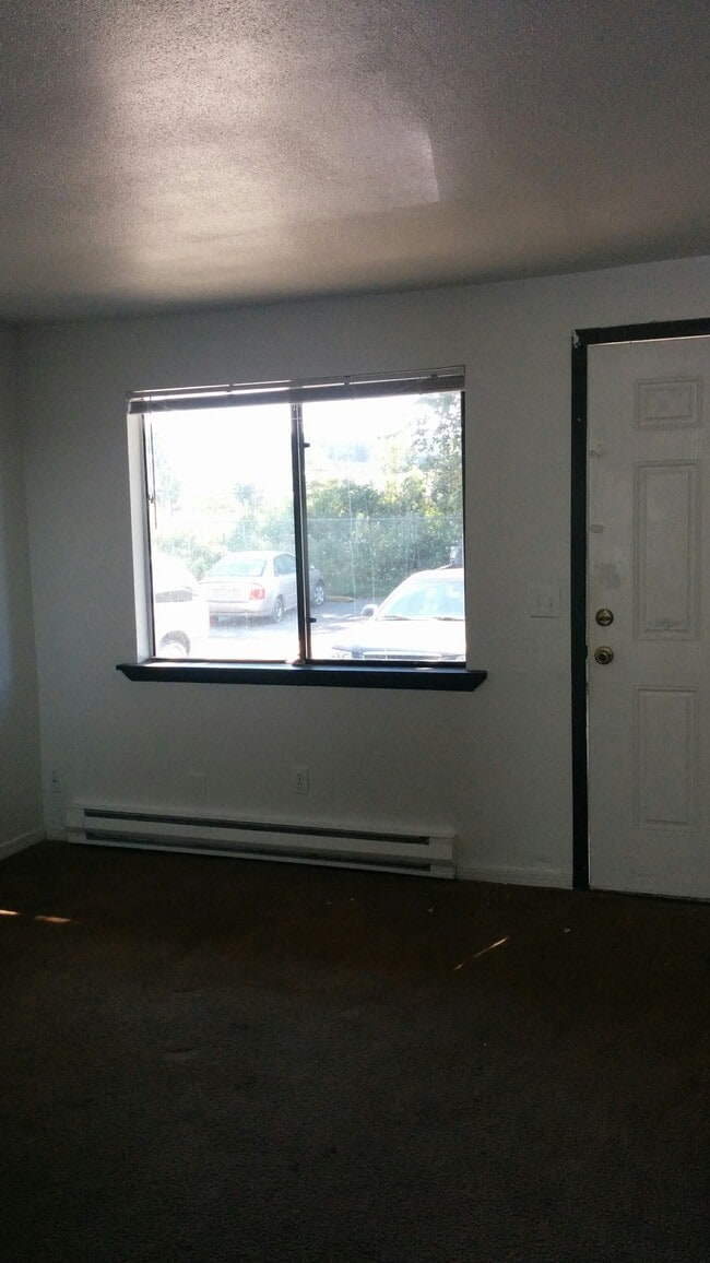 Building Photo - Skyview Apartments