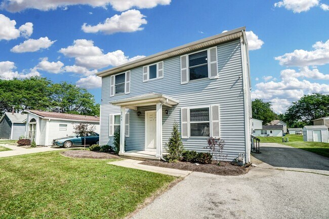 Building Photo - 3704 Willow Run Dr