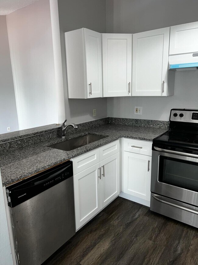 Building Photo - 11076 Sacco Dr