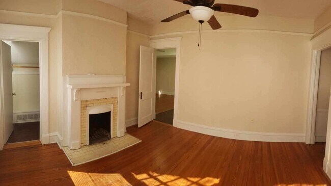 Foto del edificio - 867 Rosedale Rd NE