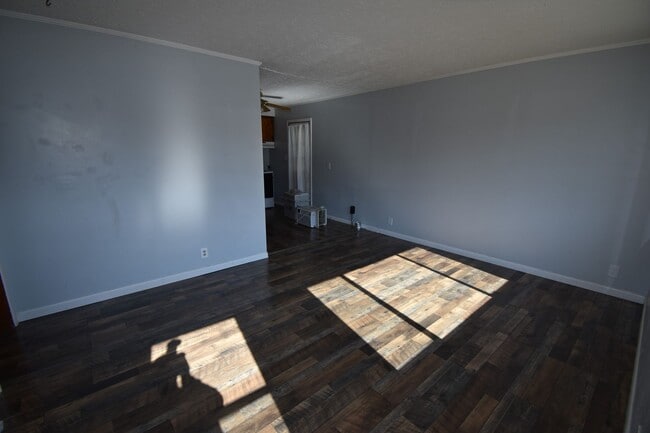 Building Photo - 3 Bedroom Pet Friendly Home For Rent Near ...