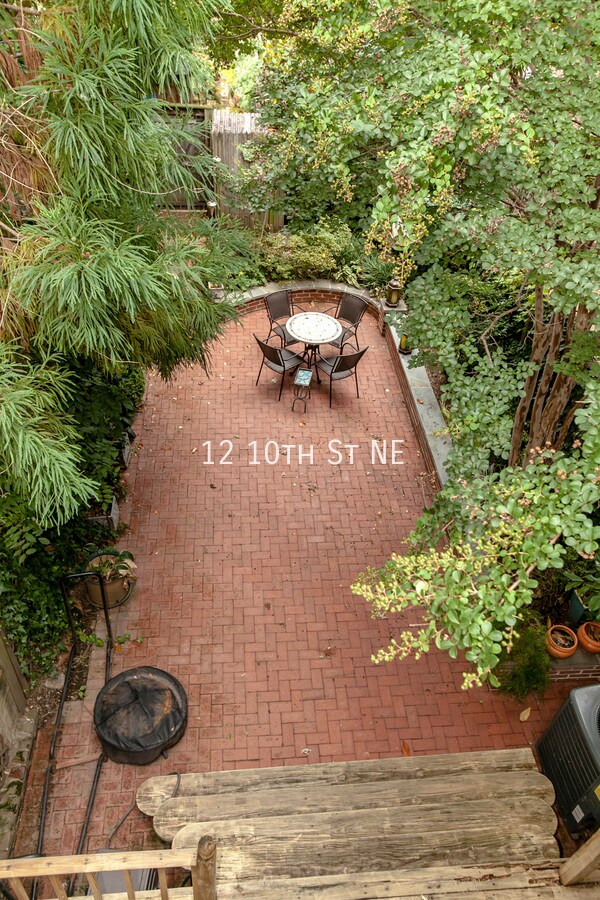 Building Photo - CAPITOL HILL GRAND DAME FOR LEASE!!