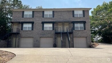 Building Photo - 2956 Landmark Ct NE
