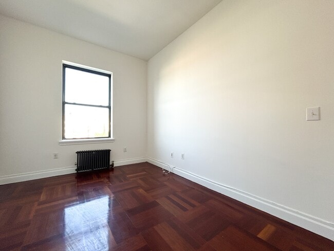 Building Photo - 607 W 137th St