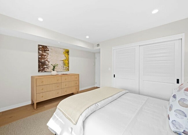 Foto del edificio - 266 S Madison Ave