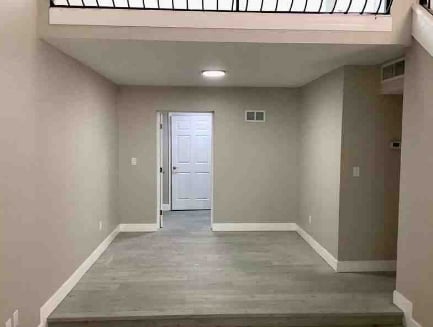 Photo - "Spacious 5-Bed Oasis with Granite Eleganc... Apartment