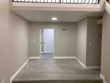 Foto del edificio - "Spacious 5-Bed Oasis with Granite Eleganc...