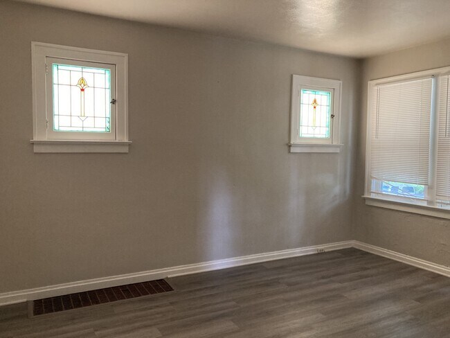 Encanto local de la 'Colina' - 5374 Odell St