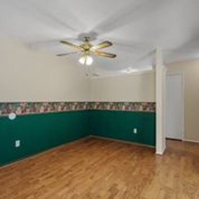 Building Photo - Single Story 3 Bedroom Home in Castaic!