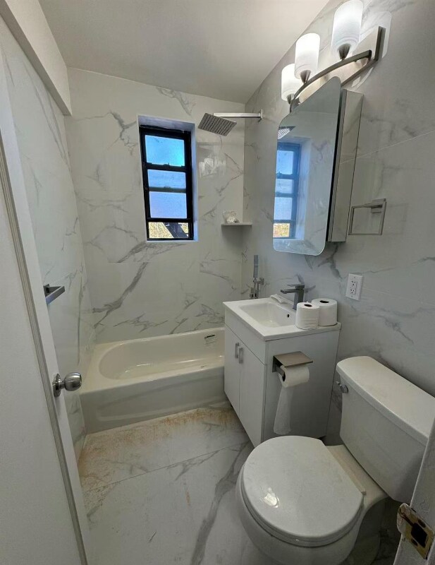 Foto del edificio - 9936-9966 66th Ave