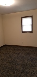 Building Photo - 609 N Dirks St