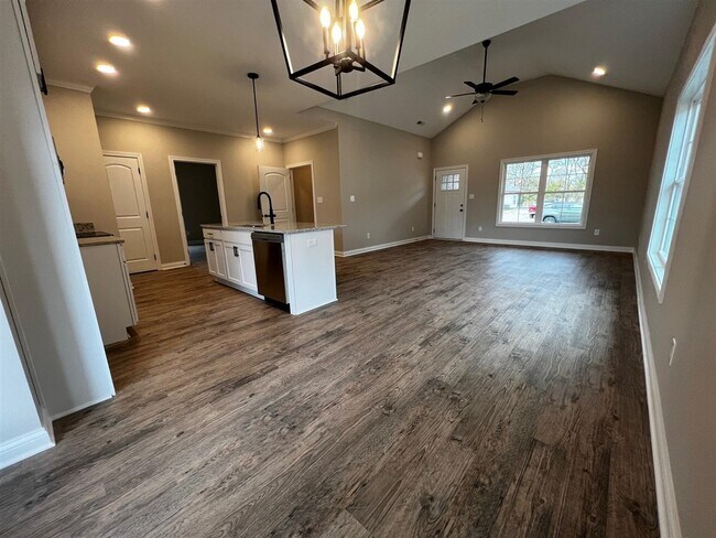 Building Photo - 1208 County House Ln