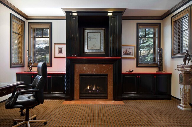 Building Photo - 280 Pfister Dr
