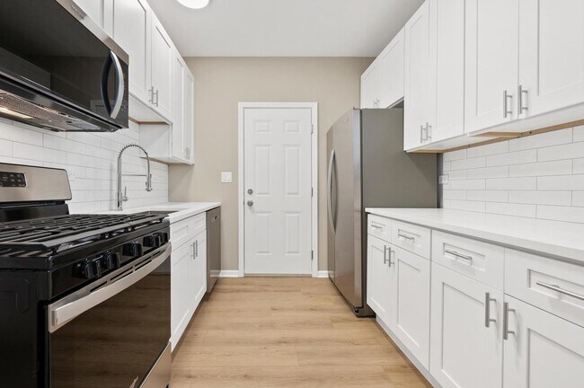 Foto del edificio - 3311 N Ravenswood Ave