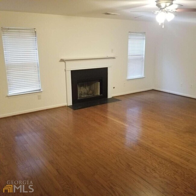 Building Photo - 5000 Harley Beth Dr SW