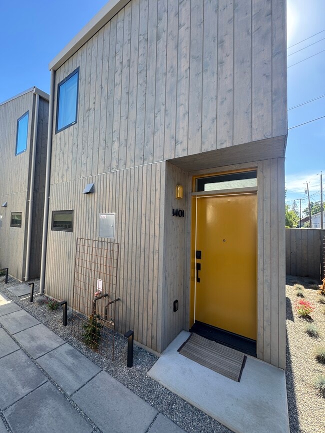 Building Photo - 1401 Tomato Aly