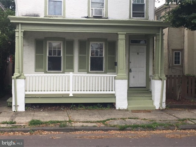 Building Photo - 332 South St
