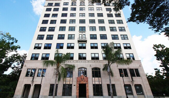 Foto del edificio - 408 W University Ave