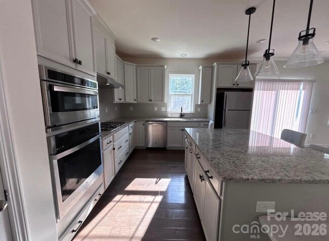 Foto del edificio - 4124 Poplin Grove Dr