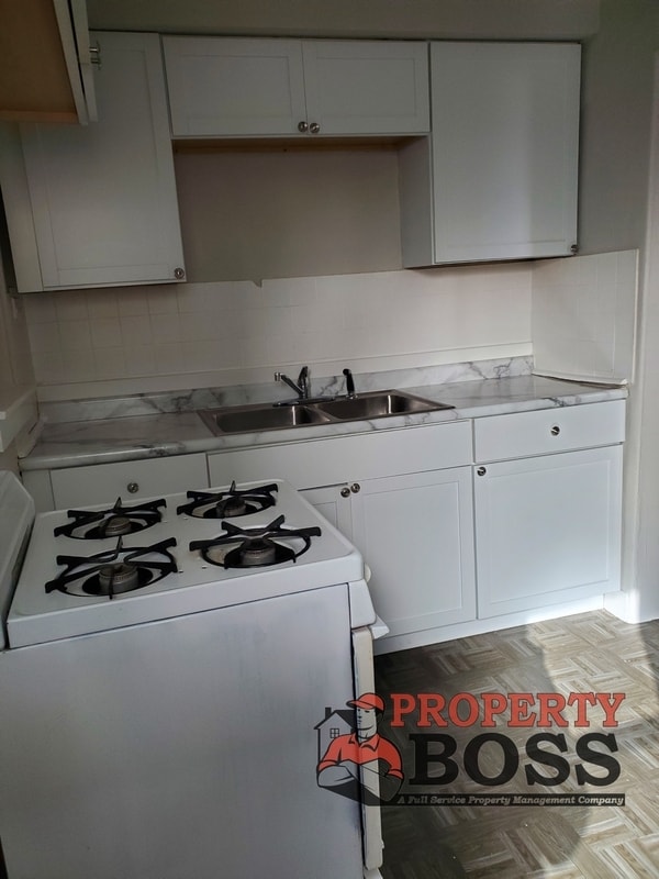 Building Photo - 15 Rimbach St