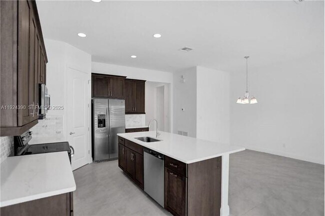 Foto del edificio - 8450 NW 39th Ct