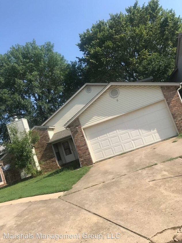 Primary Photo - 5-8 Brookshire Ct
