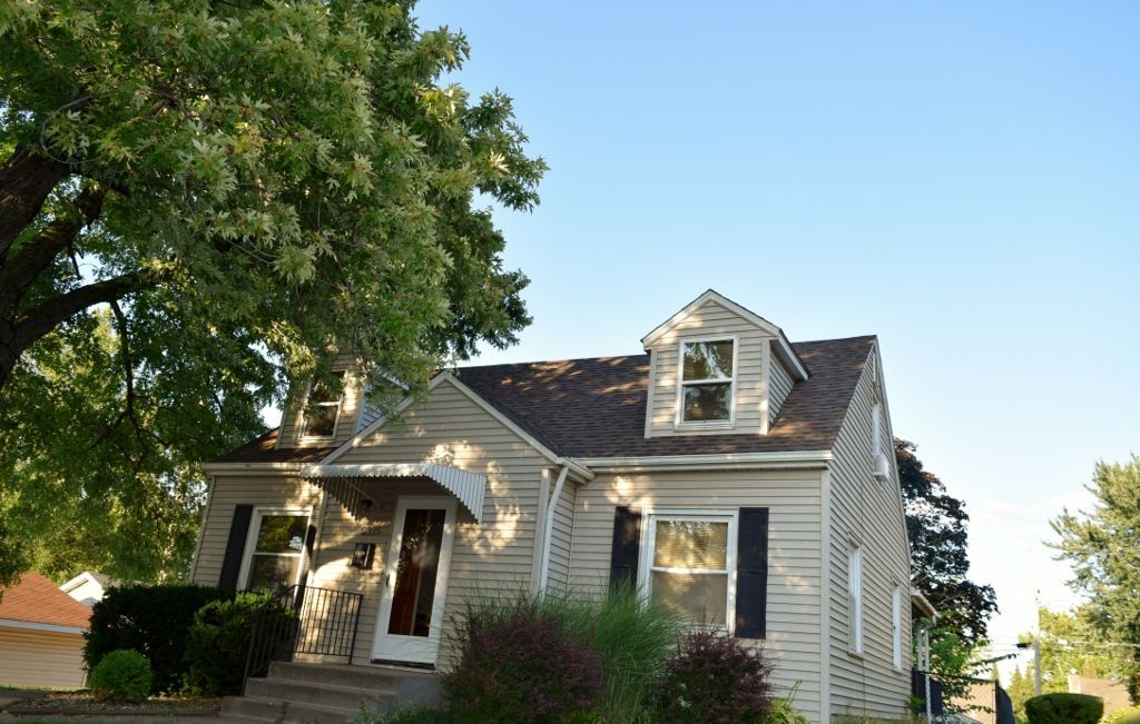 Foto principal - 2325 N Marquette St