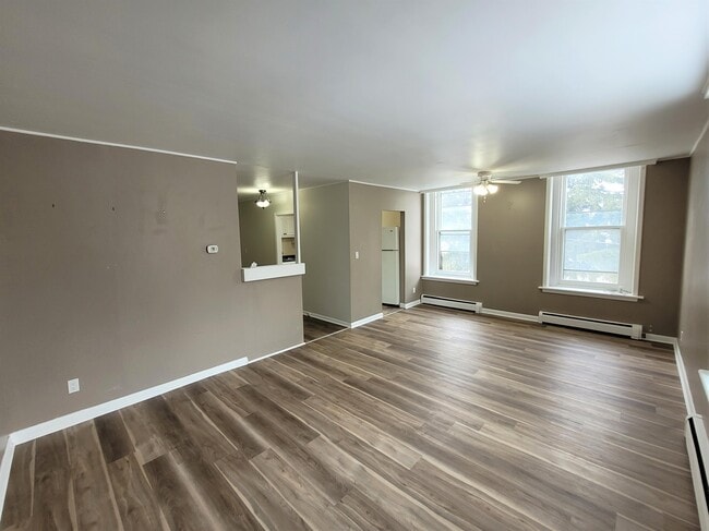 Photo du bâtiment - 15 Elgin St E