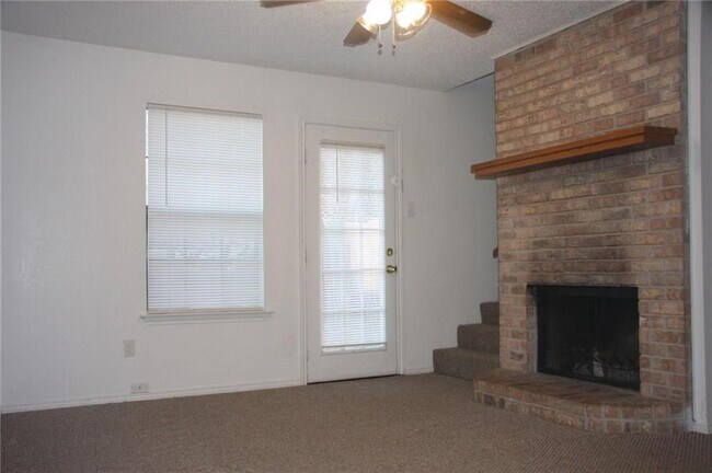 Building Photo - 113 Myers Dr