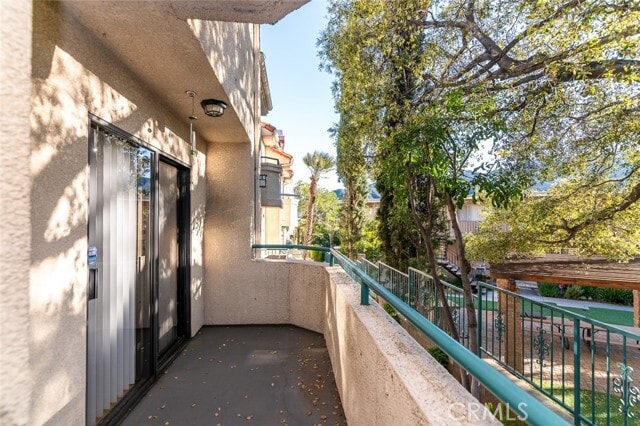 Building Photo - 2930 Montrose Ave