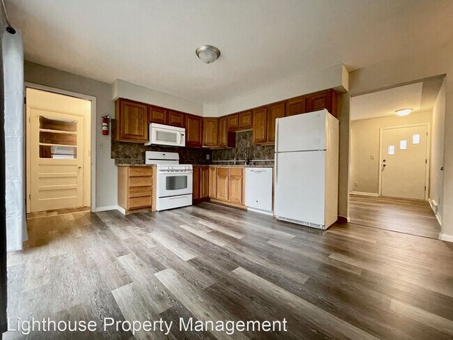 Building Photo - 3 br, 1 bath House - 535 E Dale Avenue