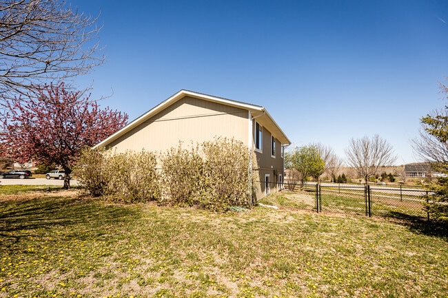 Building Photo - 2202 Cinder Ct