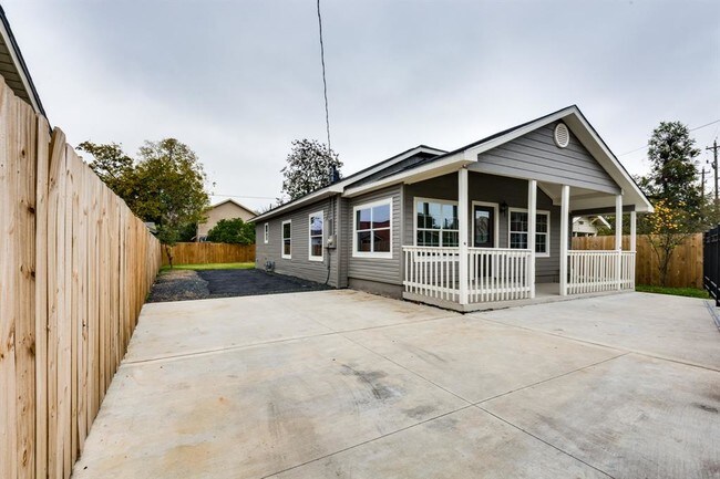 Building Photo - 4205 Bering St