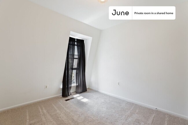 Foto del edificio - Room in Shared 5 bed/2 bath home