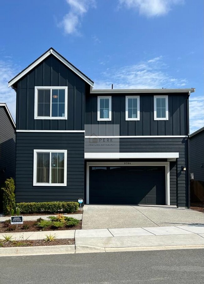 Building Photo - Stunning 5-Bedroom Home for Rent in Lake S...