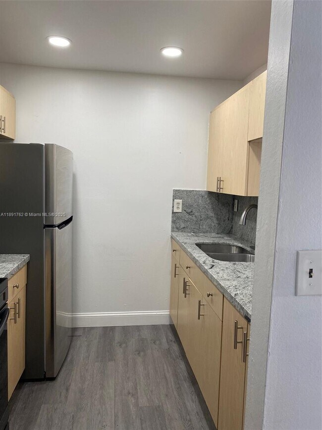Foto del edificio - 250 NW 107th Ave
