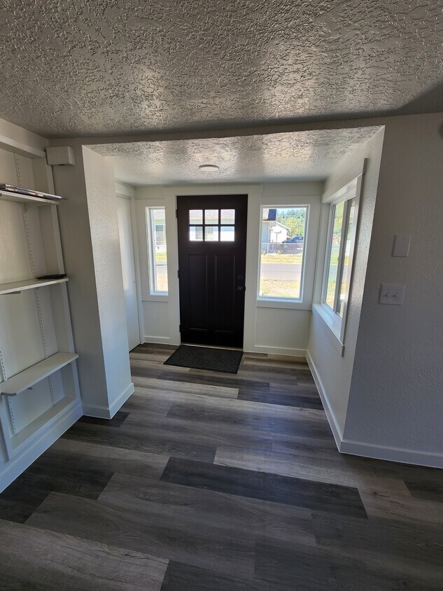 1300 N 3rd Ave, Kelso, WA 98626 Townhome Rentals in Kelso WA