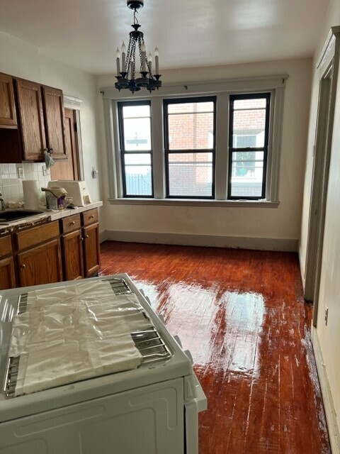 Building Photo - 127 Cedar St
