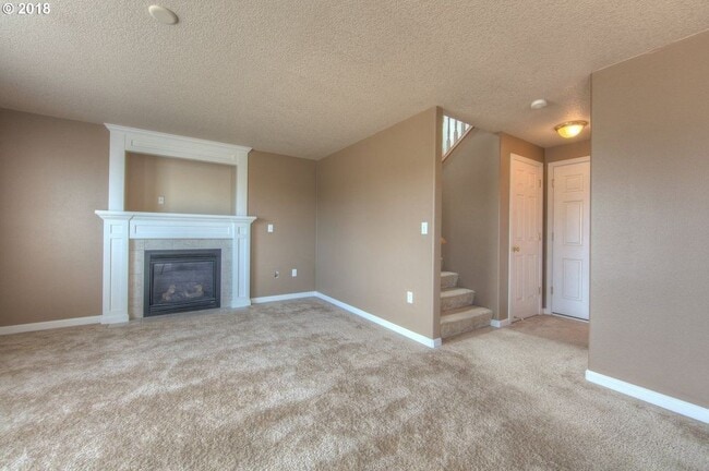 Building Photo - Spacious 4 Bedroom East County Home With C...