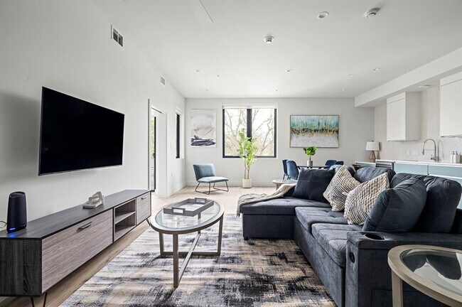 Foto del edificio - 5515 Humming Bird Ln