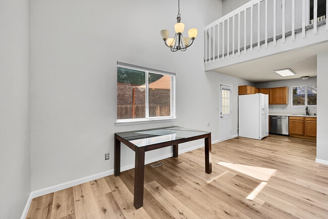 Building Photo - 12231 Magnolia Way